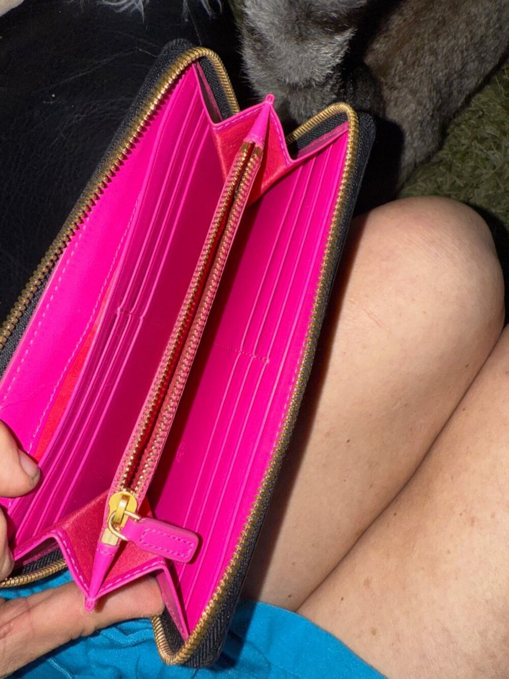 MCM Black Leather Wallet with Pink and Gold Bow - Picture 4 of 5